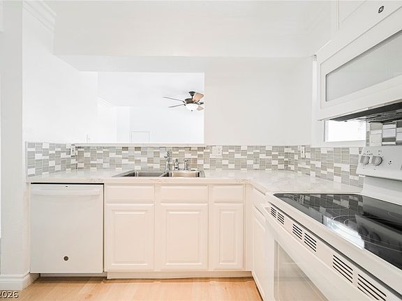 3rd image of 8101 W Flamingo Rd Unit 2041