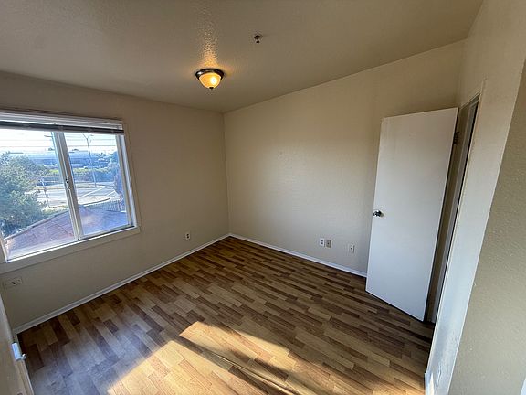 4th image of 2615 Center Ave #200