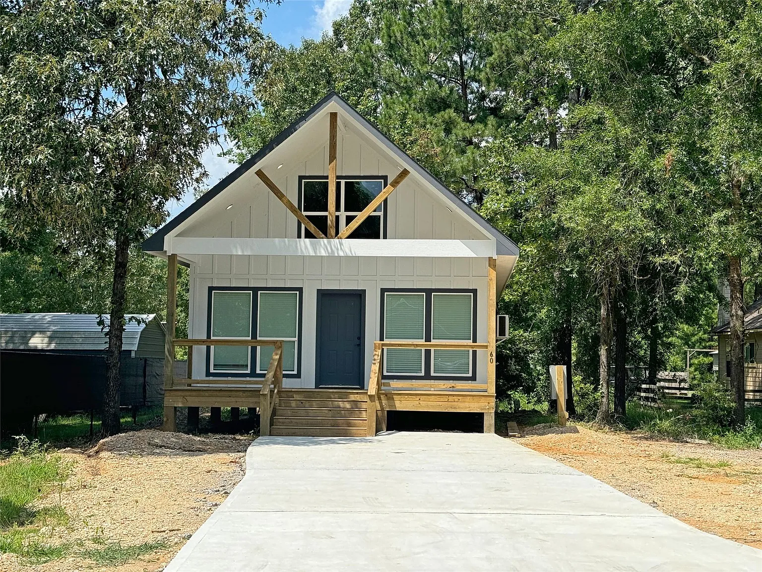 3 bed, 2.0 bath, 1309 sqft, $1,595 — Photo 3