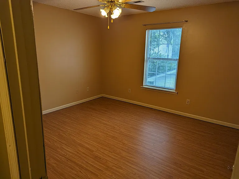 168 Riverview Dr #1 — Photo 19