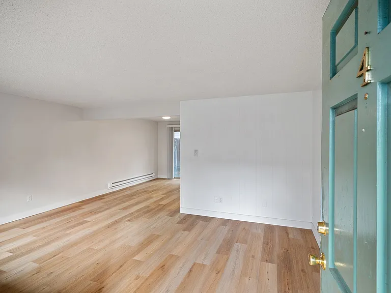 Kingswood Townhome Apartments — Photo 6