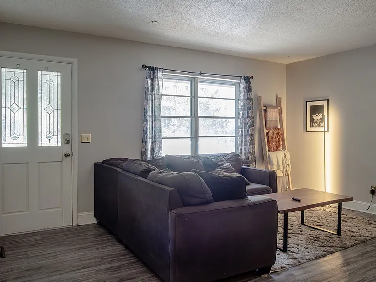 411 College Blvd — Photo 4