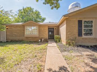 803 Windmere Cir, Corinth, TX 76210