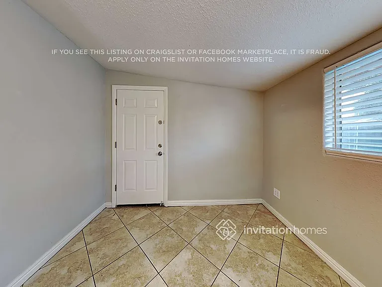 6008 N 61st Dr — Photo 16