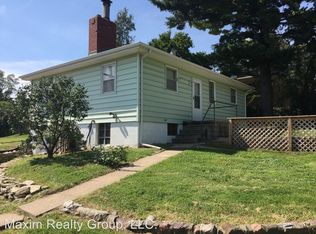 7626 Maple St, Omaha, NE 68134