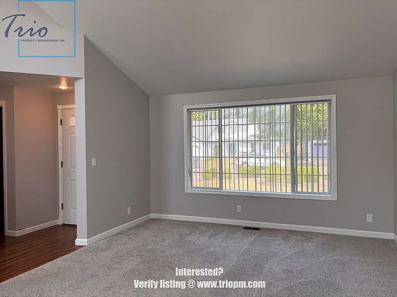 3 bed, 3.0 bath, $2,495 — Photo 2