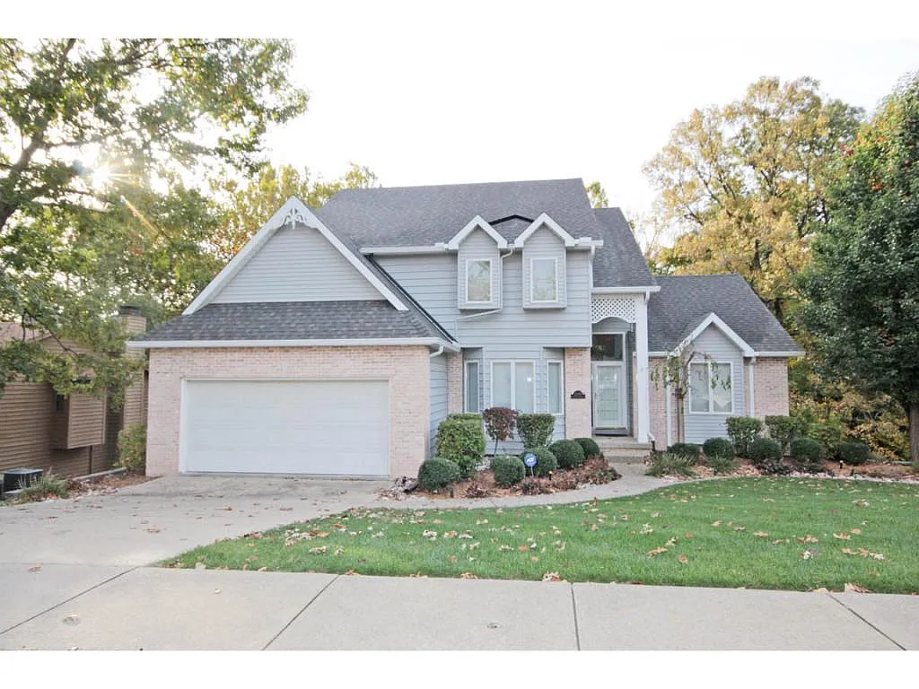 2249 Franzy Dr photo 1