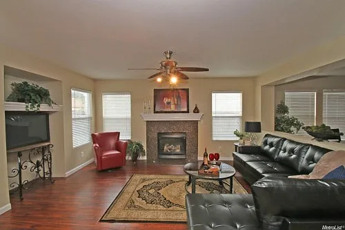 4331 Mustic Way photo 1