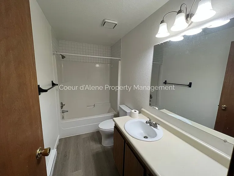 2603-05 N 8th St — Photo 9