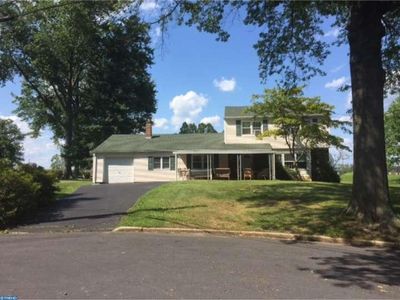 8 Birchwood Cir, East Norriton, PA, 19401