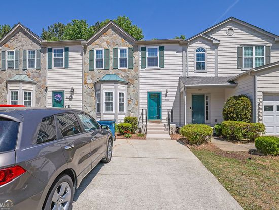 2555 Summit Cove Dr, Duluth, GA 30097