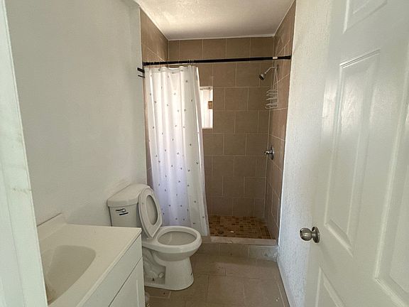 5th image of 310 S Park St #5