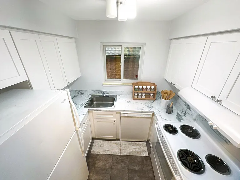 355 E Forteen Mile Rd — Photo 11