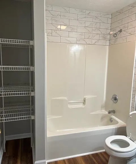 164 N Burson Ave #7 — Photo 8