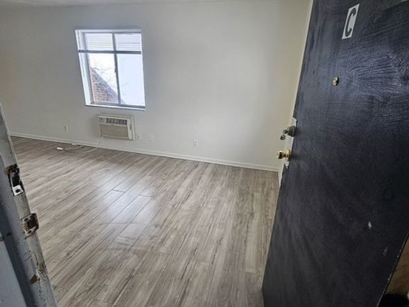 2nd image of 2722 Wentworth Ave APT C