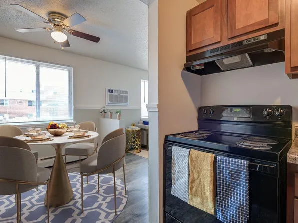 Dixon Manor Apartment Homes