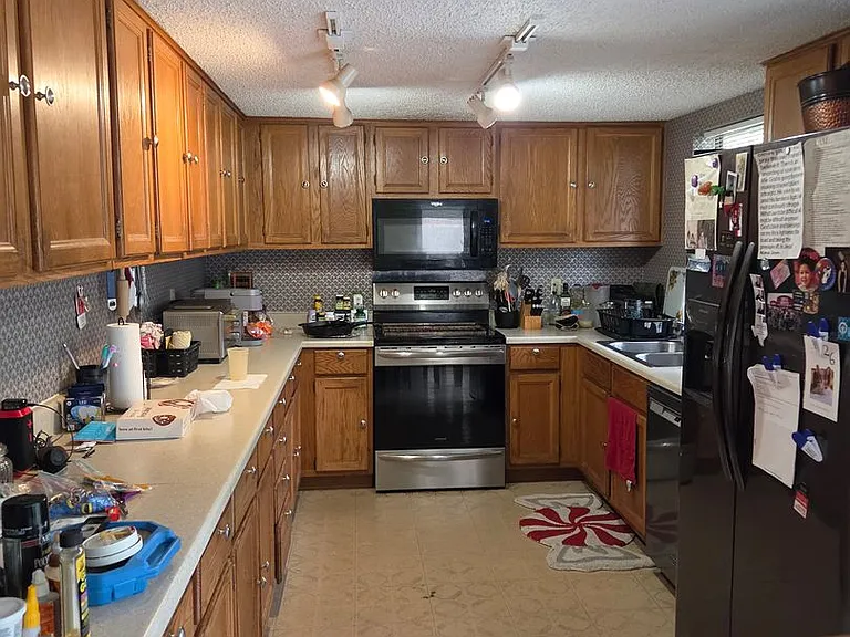 8716 Clearbrook Trl — Photo 5