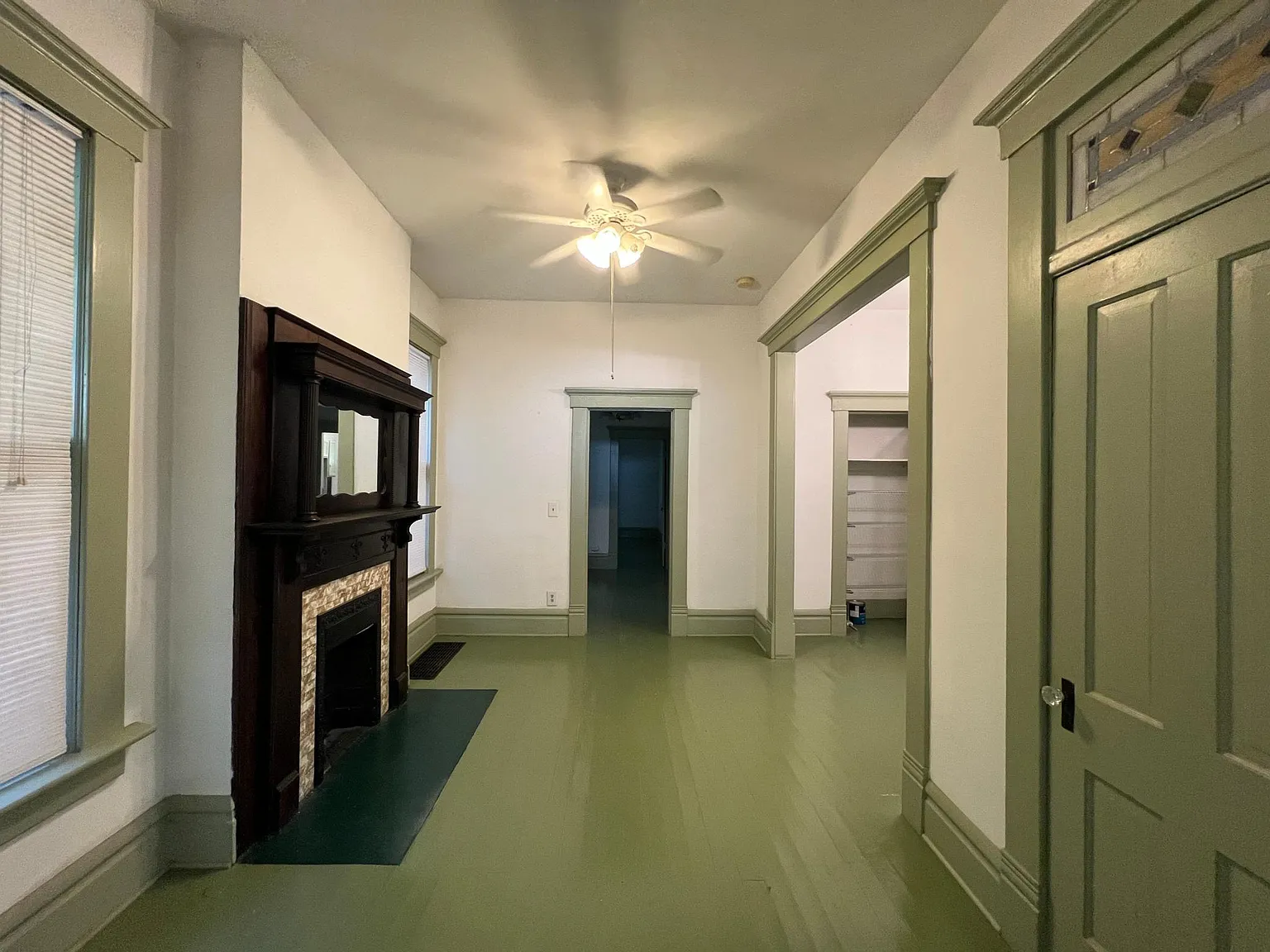 1 bed, 700 sqft, $1,200 — Photo 2