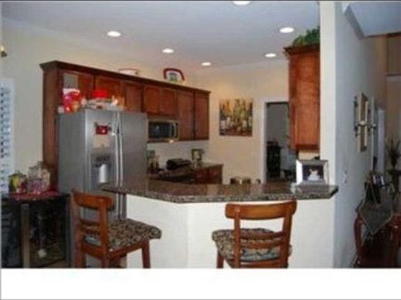 5th image of 7821 Laurelton Dr