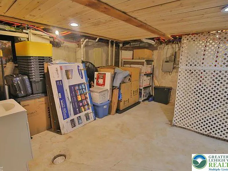 325 N 8th St #1 — Photo 12