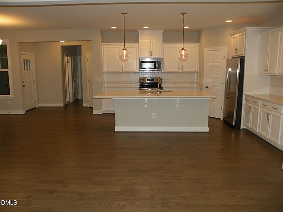3rd image of 132 Tree Hill Ln