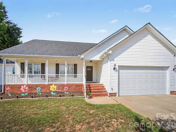 137 Chambwood Ln, Shelby, NC 28152
