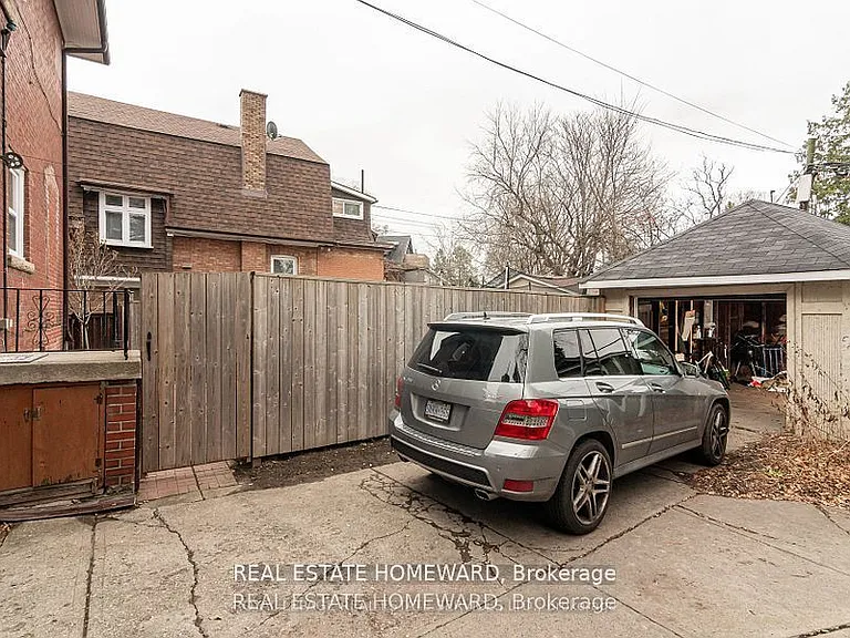 56 Oakwood Ave — Photo 31