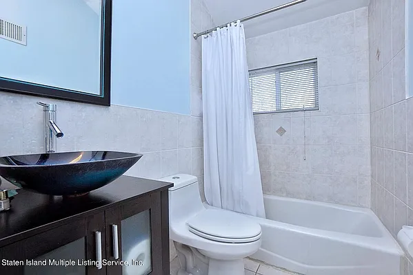 Sold by Remax Edge | media 33