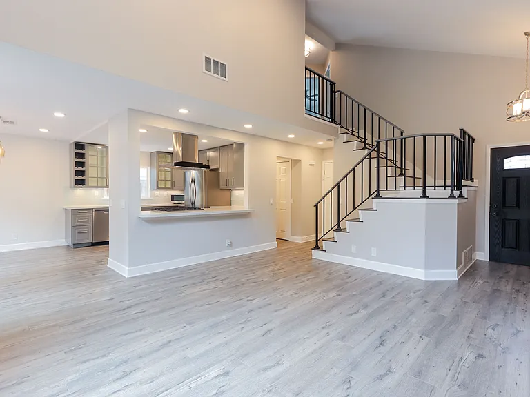 25075 Sanoria St — Photo 7