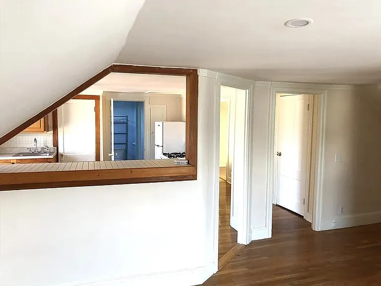 111 Bartlett Ave #3 — Photo 4