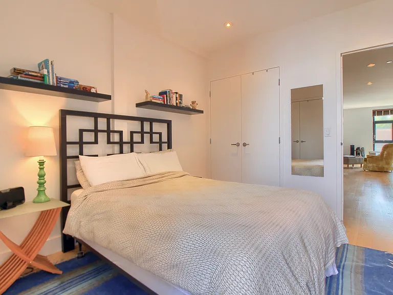 225 Maujer St #PHB — Photo 13