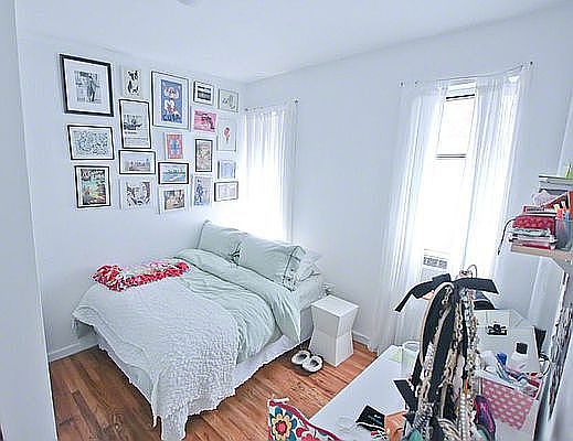 3rd image of 121 Saint Marks Pl APT 20