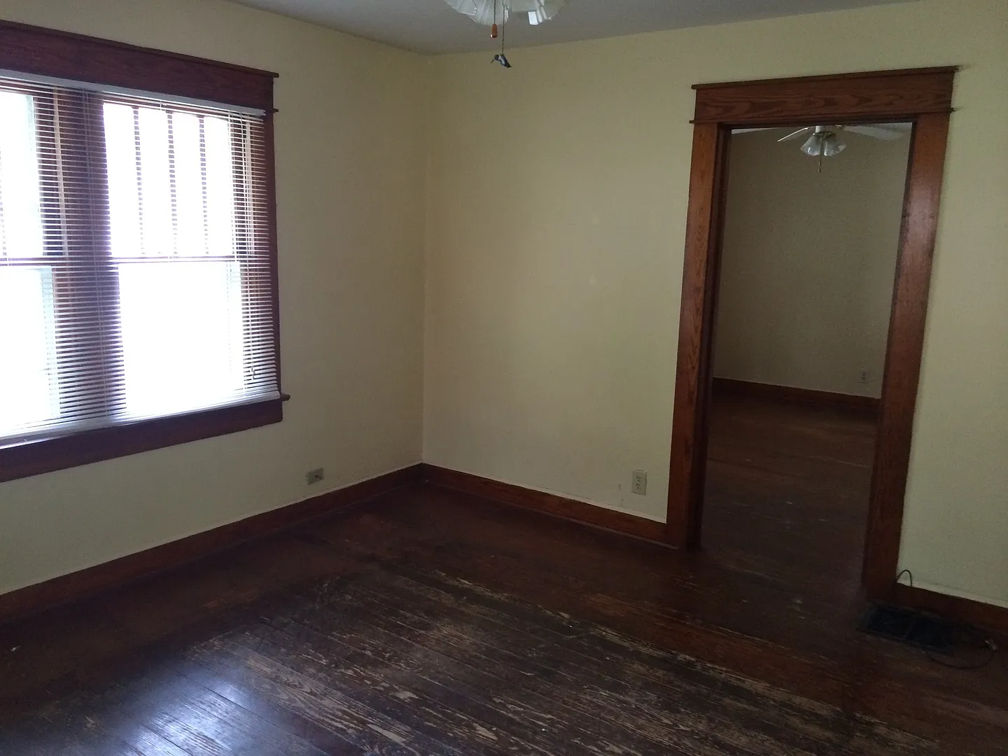 H05 - 213 S Clark — Photo 3