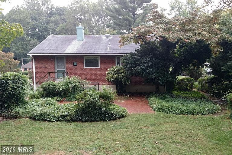 2nd image of 3910 Larchwood Rd