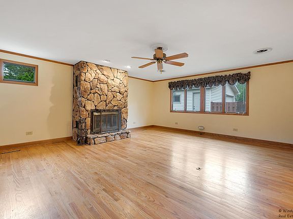 4th image of 1610 W Olive St