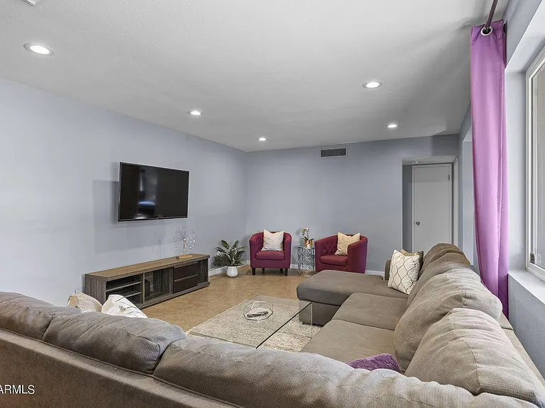 8308 E Minnezona Ave — Photo 11