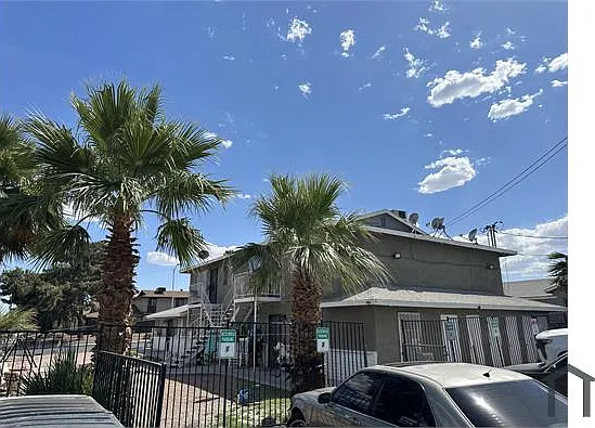 1725 Stewart Ave — Photo 3