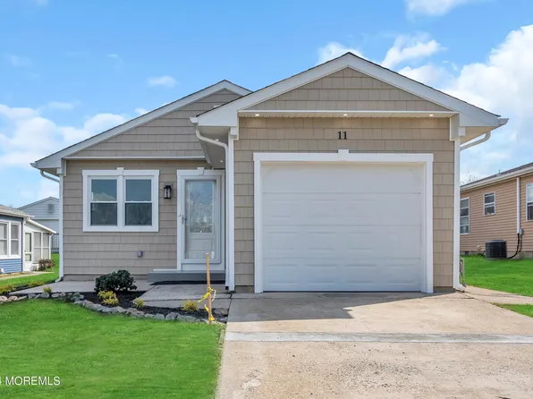 11 Longdenville Street, Toms River, NJ 08757