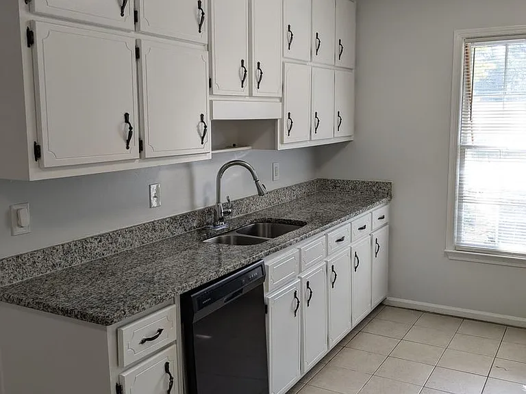2316 Hammond Ct — Photo 4