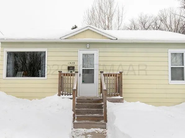1529 15th St S, Fargo, ND 58103