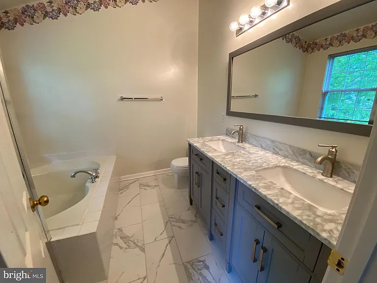 4110 Flower Box Ct — Photo 17