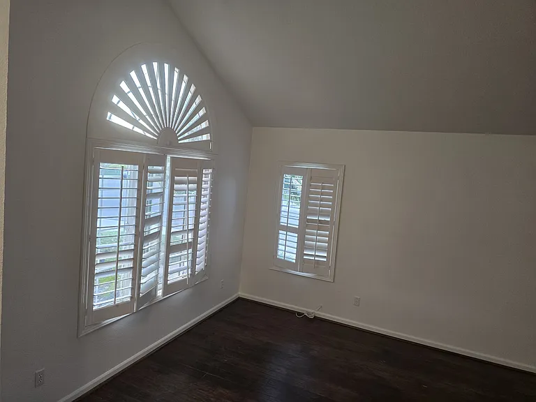 708 Eucalyptus Ave — Photo 32