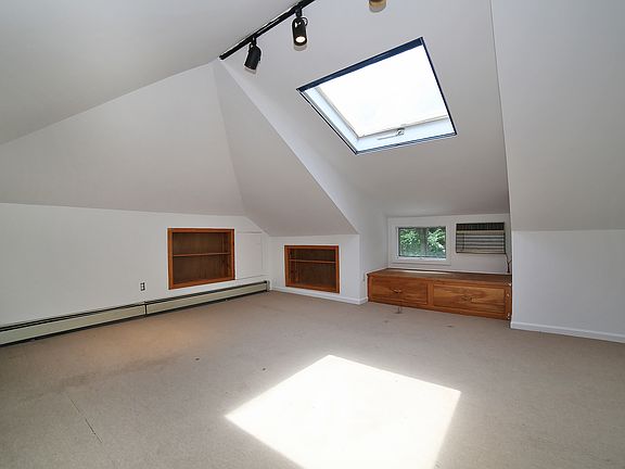 3rd image of 36 Mayhew Ave
