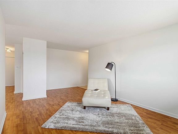 5th image of 103 Gorge Rd E #508