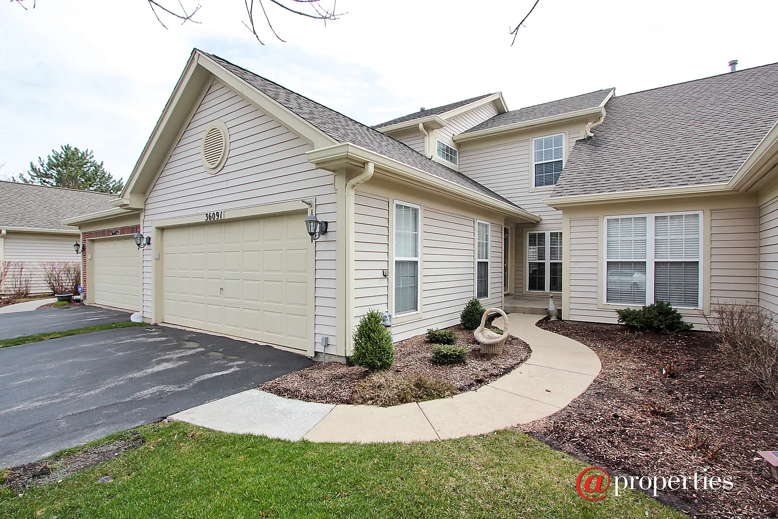 36091 N Springbrook Ln photo 1