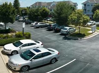 10 Hawk Rise Ln, Owings Mills, MD 21117