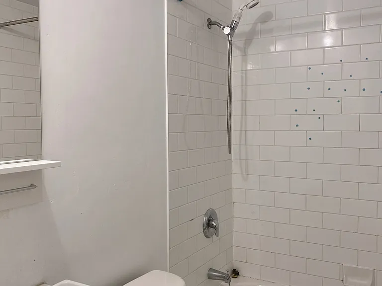 285 Mutual St #705 — Photo 9
