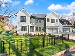 3108 6th St N, Arlington, VA 22201