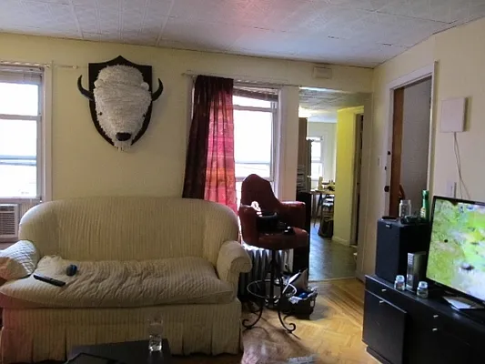 Rented by FlatFinders Realty | media 12