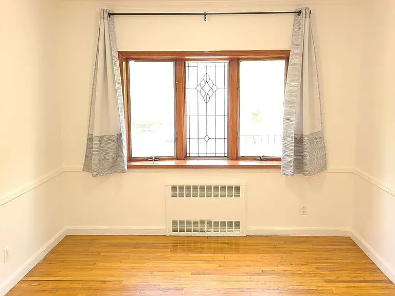 64-73 Ellwell Cres #1 — Photo 3